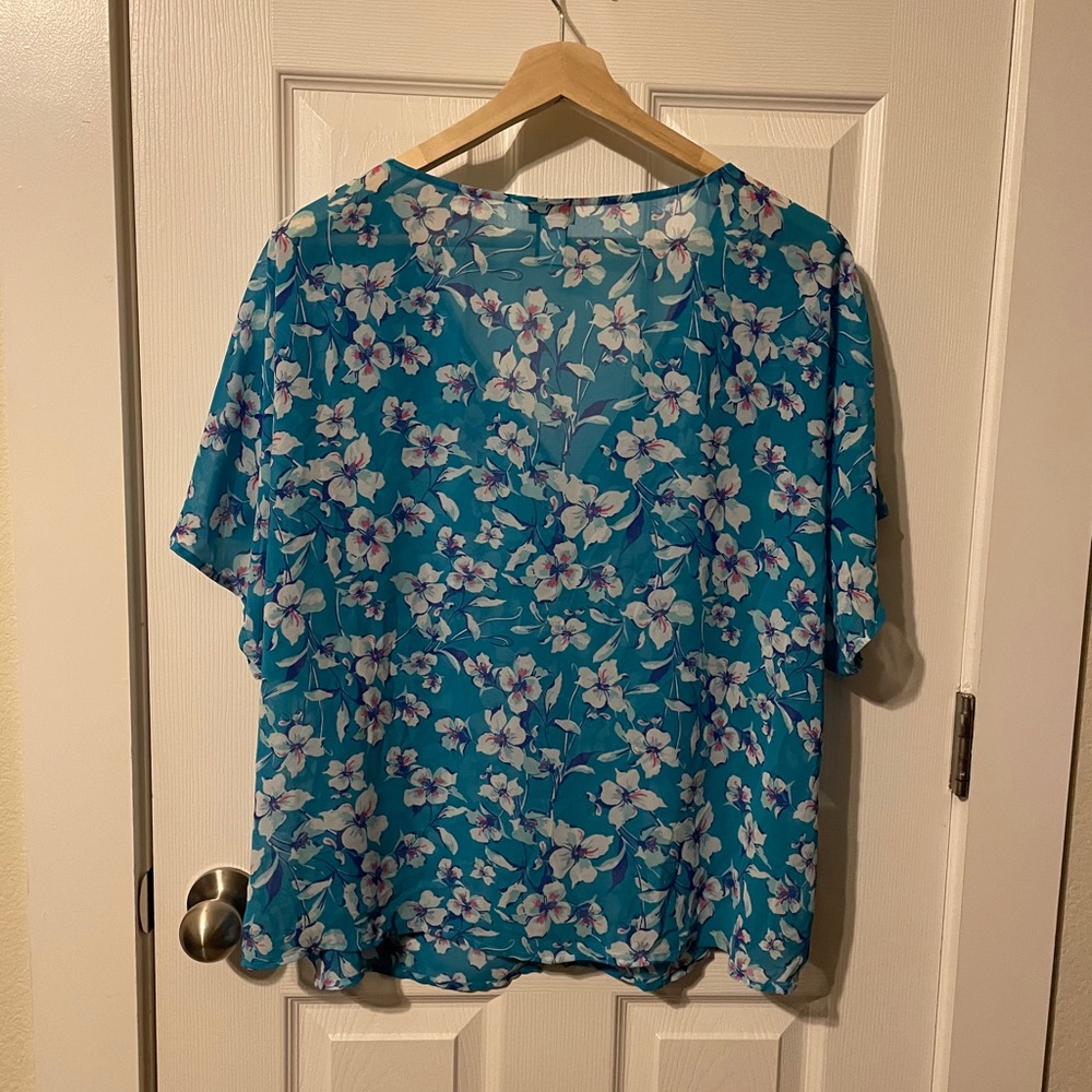 Torrid sheer floral teal blouse w/ buttons sz 2x - Picture 3 of 9